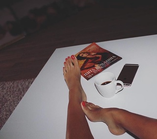 Nita Kuzmina feet photo thumbnail