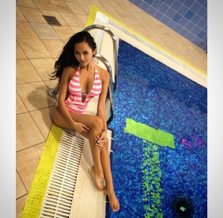 Nita Kuzmina feet photo thumbnail