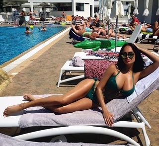Nita Kuzmina feet photo thumbnail