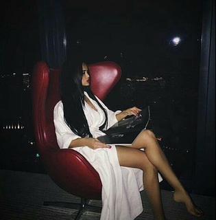 Nita Kuzmina feet photo thumbnail