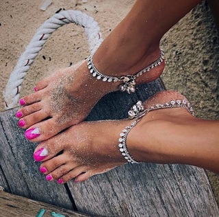 Nita Kuzmina feet photo thumbnail