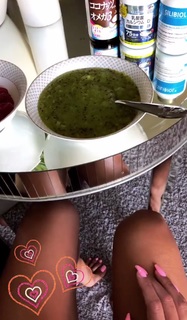 Nita Kuzmina feet photo thumbnail