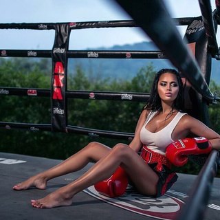 Nita Kuzmina feet photo thumbnail