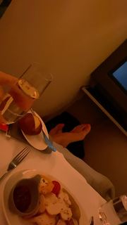 Nita Kuzmina feet photo thumbnail