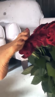 Nita Kuzmina feet photo thumbnail