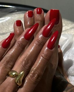 Nita Kuzmina feet photo thumbnail