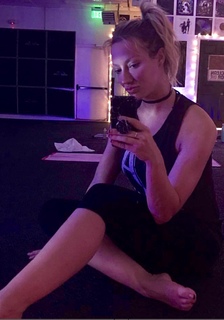 Nita Strauss feet photo 2
