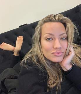Nita Strauss feet photo 17