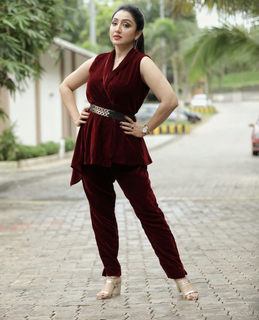 Nithya Das feet photo 18