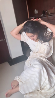 Nithya Das feet photo 11