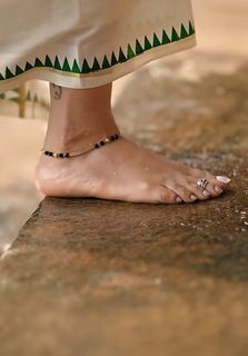Nithya Das feet photo 10