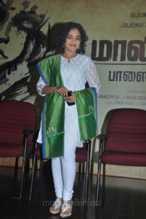 Nithya Menon feet photo thumbnail