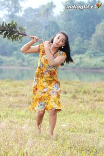 Nithya Menon feet photo thumbnail