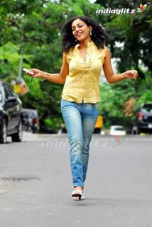 Nithya Menon feet photo thumbnail