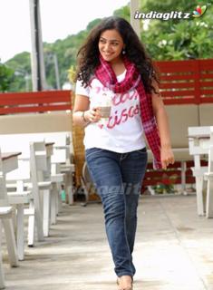Nithya Menon feet photo thumbnail