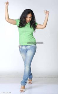 Nithya Menon feet photo thumbnail