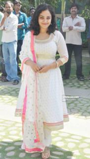 Nithya Menon feet photo thumbnail