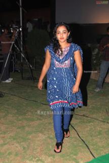 Nithya Menon feet photo thumbnail