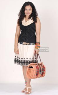 Nithya Menon feet photo thumbnail