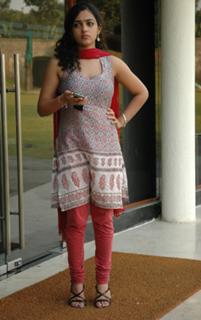 Nithya Menon feet photo thumbnail