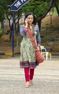 Nithya Menon feet photo thumbnail