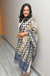 Nithya Menon feet photo thumbnail