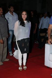 Nithya Menon feet photo thumbnail