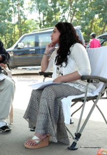 Nithya Menon feet photo thumbnail