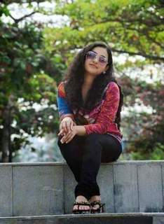 Nithya Menon feet photo thumbnail