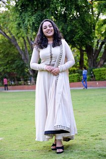 Nithya Menon feet photo thumbnail