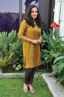 Nithya Menon feet photo thumbnail