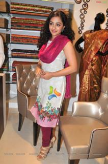 Nithya Menon feet photo thumbnail