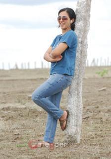 Nithya Menon feet photo thumbnail