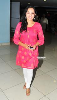 Nithya Menon feet photo thumbnail