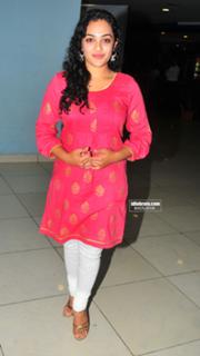 Nithya Menon feet photo thumbnail