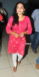 Nithya Menon feet photo thumbnail