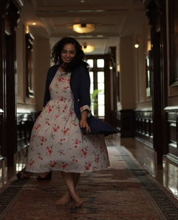 Nithya Menon feet photo thumbnail