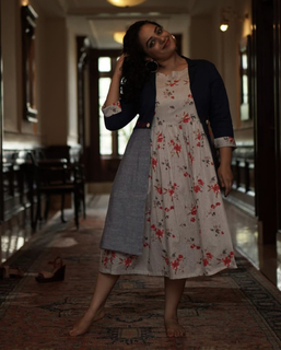 Nithya Menon feet photo thumbnail