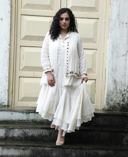 Nithya Menon feet photo thumbnail