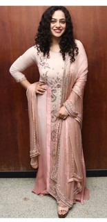 Nithya Menon feet photo thumbnail