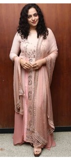 Nithya Menon feet photo thumbnail