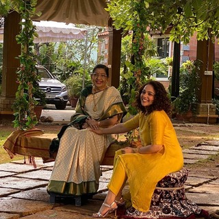Nithya Menon feet photo thumbnail