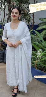 Nithya Menon feet photo thumbnail