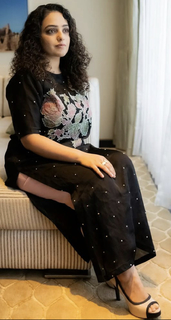 Nithya Menon feet photo thumbnail