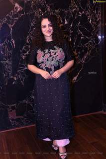 Nithya Menon feet photo thumbnail