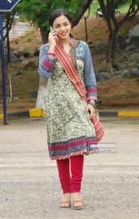 Nithya Menon feet photo thumbnail