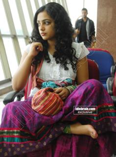 Nithya Menon feet photo thumbnail