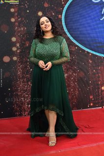 Nithya Menon feet photo thumbnail