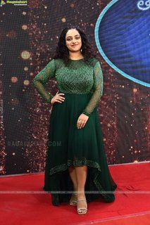 Nithya Menon feet photo thumbnail