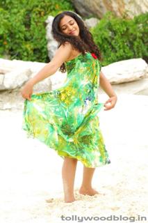 Nithya Menon feet photo thumbnail